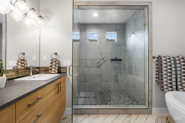 4143 W Prickly Pear Dr, Eagle, ID 83616