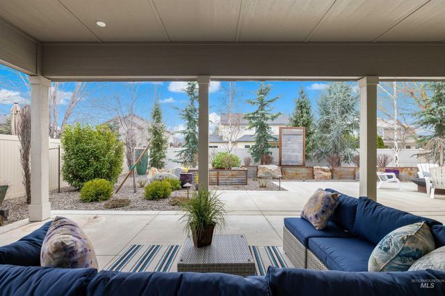 4143 W Prickly Pear Dr, Eagle, ID 83616