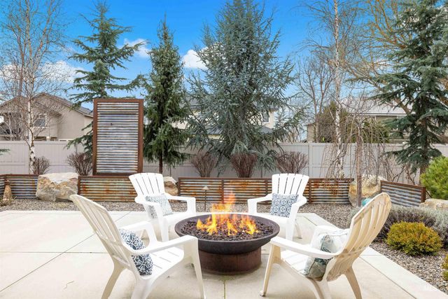 4143 W Prickly Pear Dr, Eagle, ID 83616