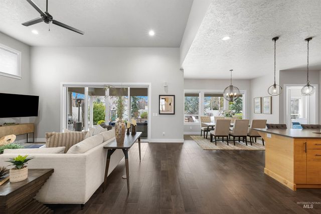 4143 W Prickly Pear Dr, Eagle, ID 83616