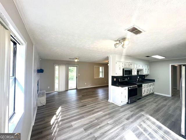 100 Lakeview Lane, Fayetteville, GA 30214