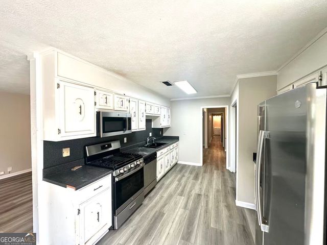 100 Lakeview Lane, Fayetteville, GA 30214