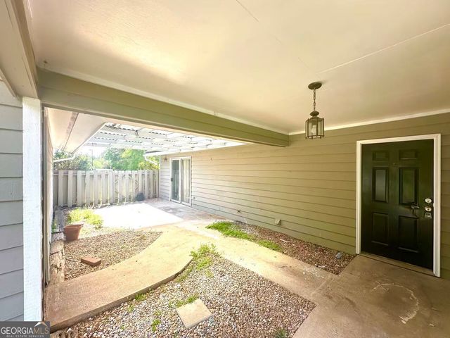 100 Lakeview Lane, Fayetteville, GA 30214
