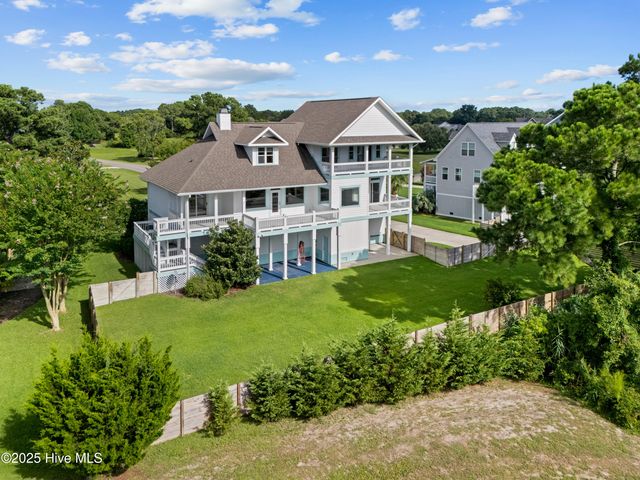 8320 Lakeview Drive, Wilmington, NC 28412