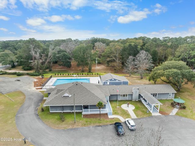 8320 Lakeview Drive, Wilmington, NC 28412