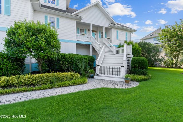 8320 Lakeview Drive, Wilmington, NC 28412