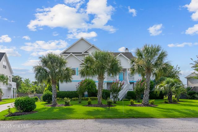 8320 Lakeview Drive, Wilmington, NC 28412