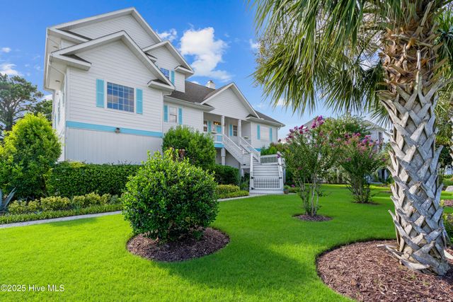 8320 Lakeview Drive, Wilmington, NC 28412