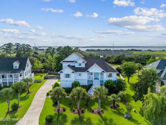 8320 Lakeview Drive, Wilmington, NC 28412