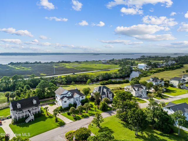 8320 Lakeview Drive, Wilmington, NC 28412