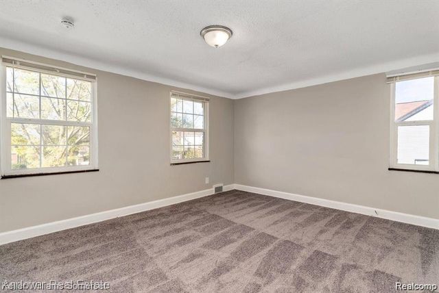 5574 Buckingham Avenue, Detroit, MI 48224