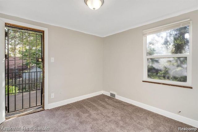 5574 Buckingham Avenue, Detroit, MI 48224