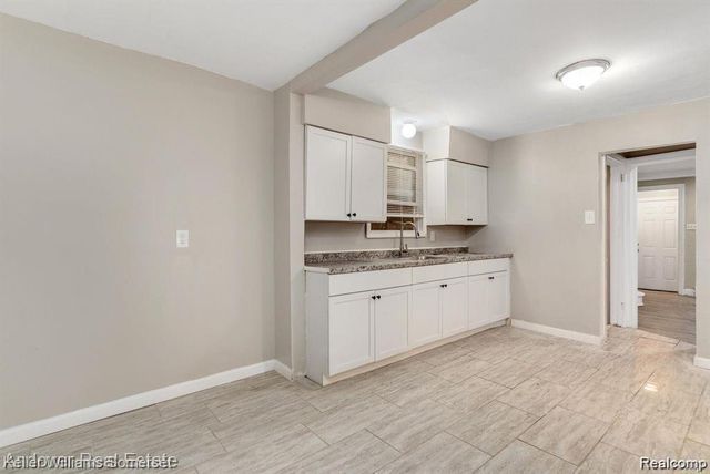 5574 Buckingham Avenue, Detroit, MI 48224