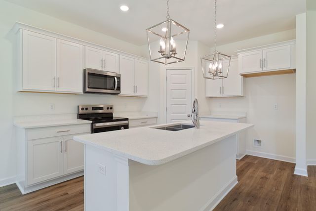 6018 Oak Hollow Way, Crestview, FL 32539