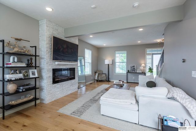 20459 E Street, Omaha, NE 68022