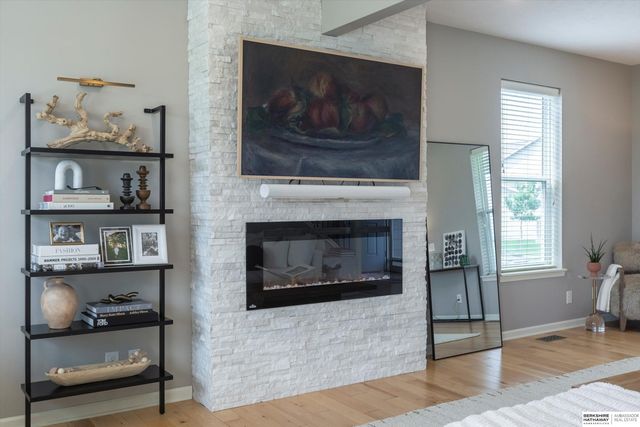 20459 E Street, Omaha, NE 68022