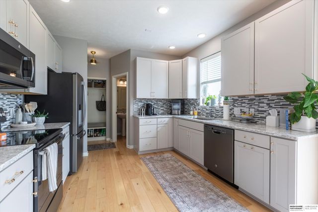 20459 E Street, Omaha, NE 68022