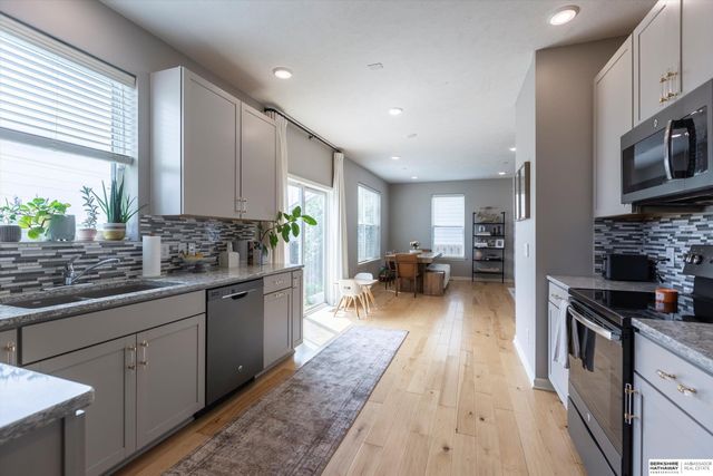 20459 E Street, Omaha, NE 68022