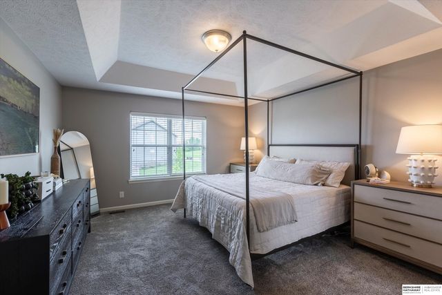 20459 E Street, Omaha, NE 68022