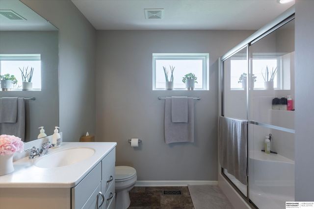 20459 E Street, Omaha, NE 68022