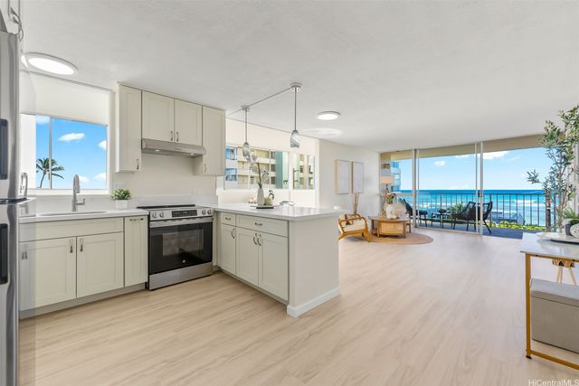 3056 Kalakaua Avenue 5W, Honolulu, HI 96815