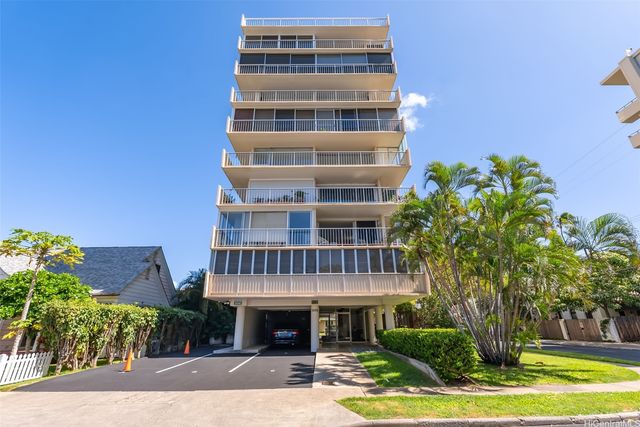 3056 Kalakaua Avenue 5W, Honolulu, HI 96815