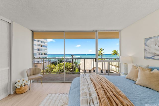 3056 Kalakaua Avenue 5W, Honolulu, HI 96815