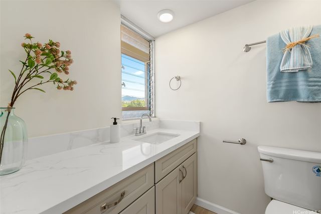 3056 Kalakaua Avenue 5W, Honolulu, HI 96815