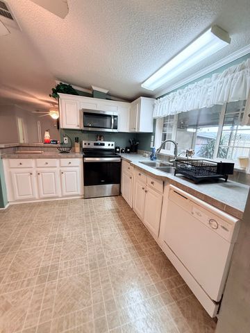 4096 SW 9th Way, Okeechobee, FL 34974