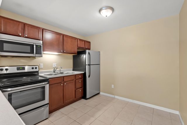 756 W Kilgore Road 306, Kalamazoo, MI 49008