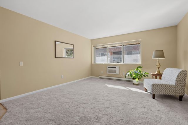 756 W Kilgore Road 306, Kalamazoo, MI 49008