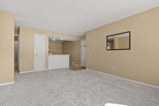 756 W Kilgore Road 306, Kalamazoo, MI 49008