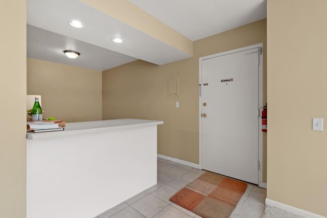 756 W Kilgore Road 306, Kalamazoo, MI 49008