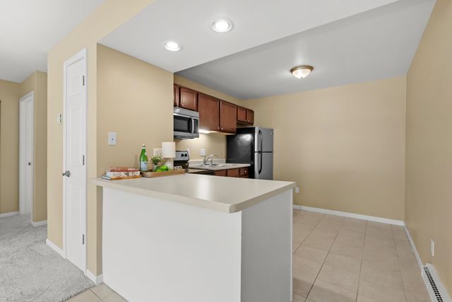 756 W Kilgore Road 306, Kalamazoo, MI 49008