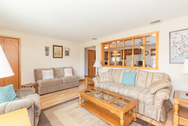 7 Paramount Drive, Seymour, CT 06483