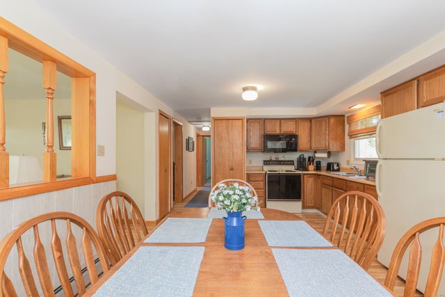 7 Paramount Drive, Seymour, CT 06483