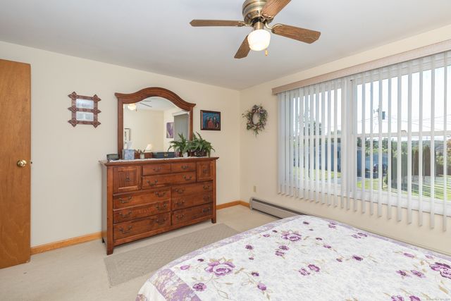 7 Paramount Drive, Seymour, CT 06483