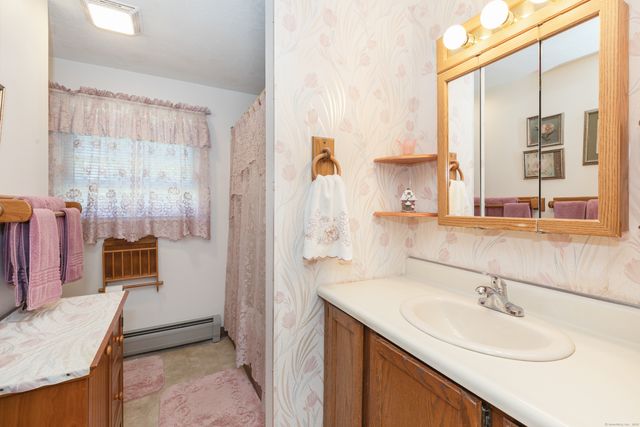 7 Paramount Drive, Seymour, CT 06483