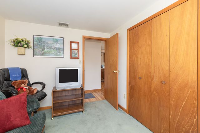 7 Paramount Drive, Seymour, CT 06483