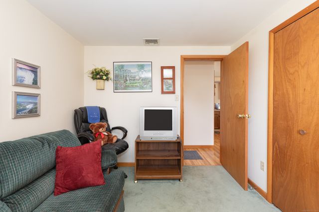 7 Paramount Drive, Seymour, CT 06483