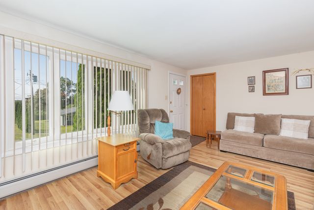 7 Paramount Drive, Seymour, CT 06483