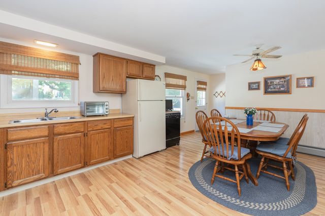 7 Paramount Drive, Seymour, CT 06483