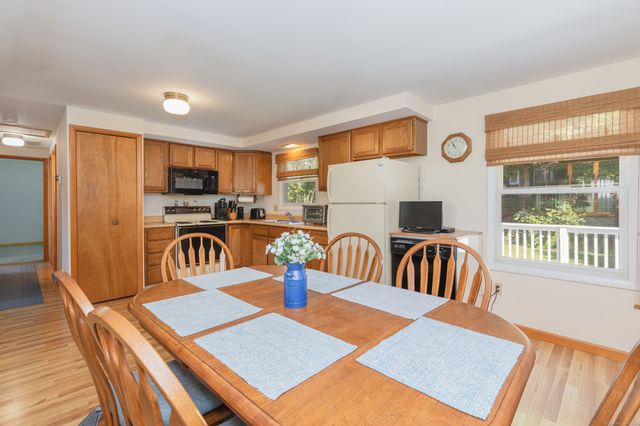 7 Paramount Drive, Seymour, CT 06483