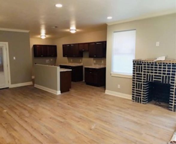 3817 W 10Th St Street, Little Rock, AR 72204