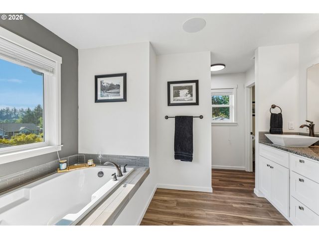 2377 N O St, Washougal, WA 98671