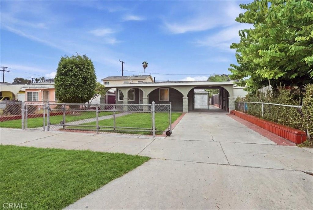 2470 Webster, Long Beach, CA 90810 — photo 2