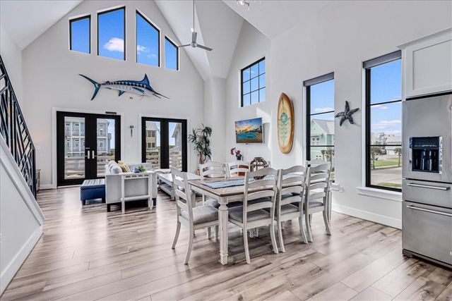 507 Sunrise Ave, Port Aransas, TX 78373