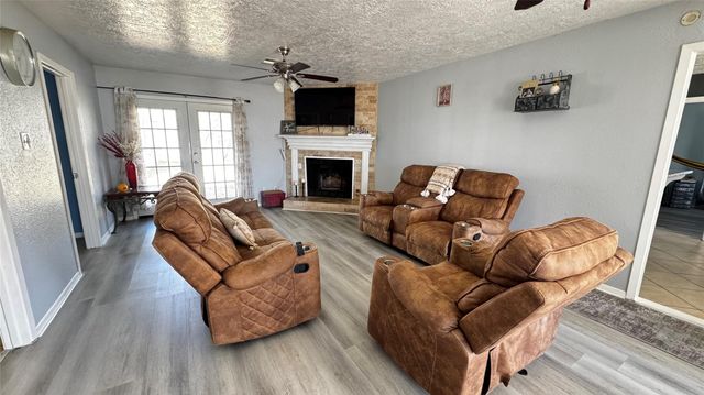 4709 34th Street, Dickinson, TX 77539