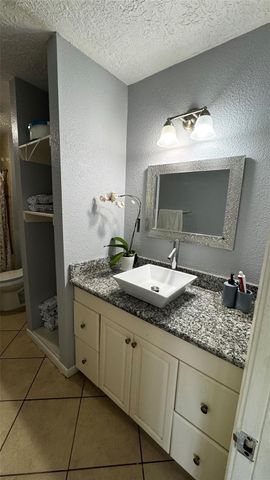 4709 34th Street, Dickinson, TX 77539