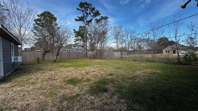 4709 34th Street, Dickinson, TX 77539